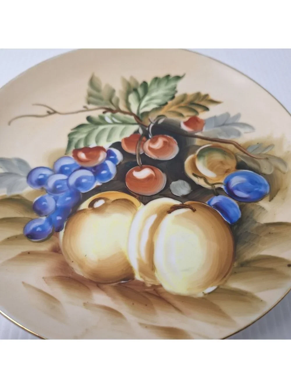 (2) LEFTON CHINA HAND PAINTED VTG MID 20TH CENTURY FRUIT SCENE GOLD TRIM PLATES